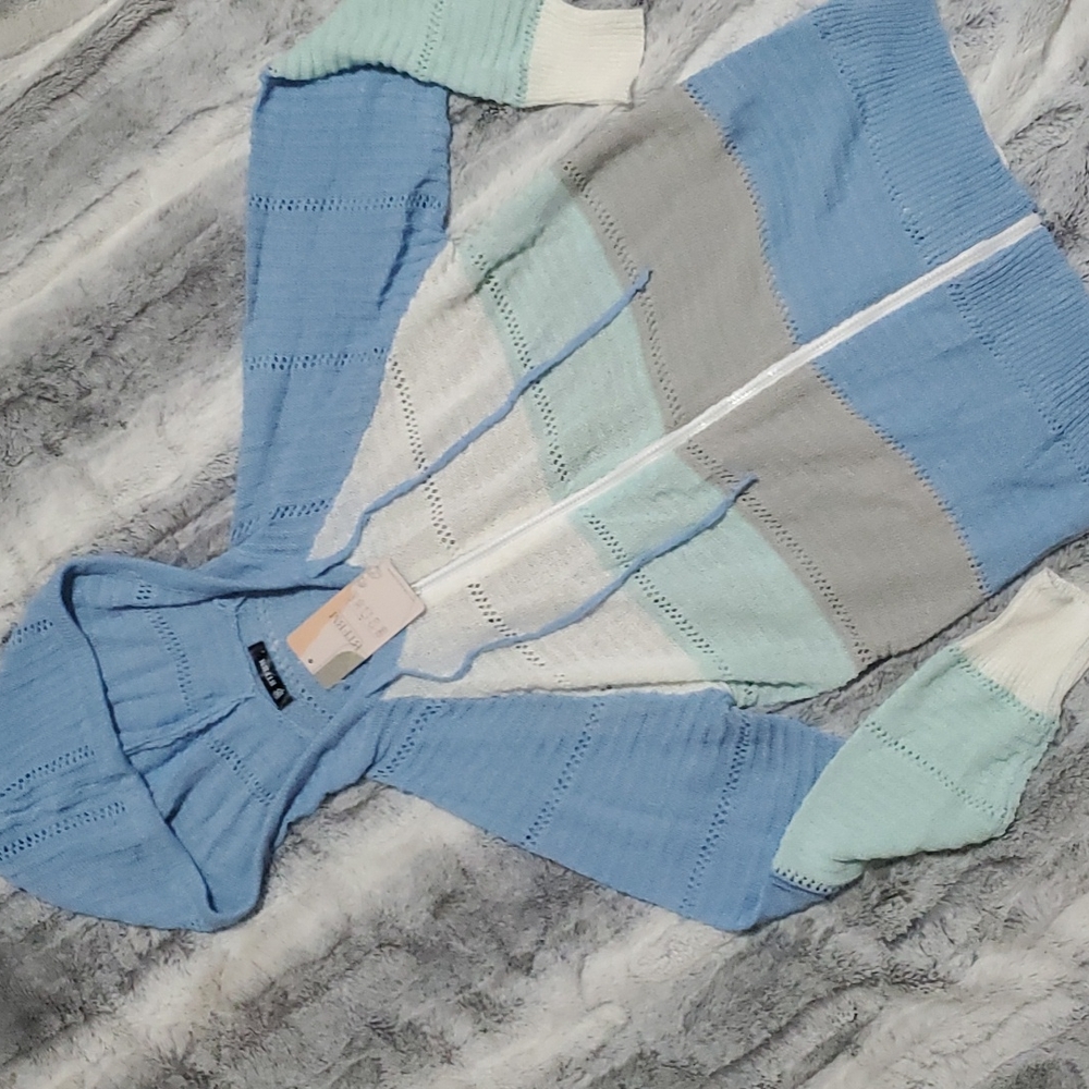 Zip, hooded sweater